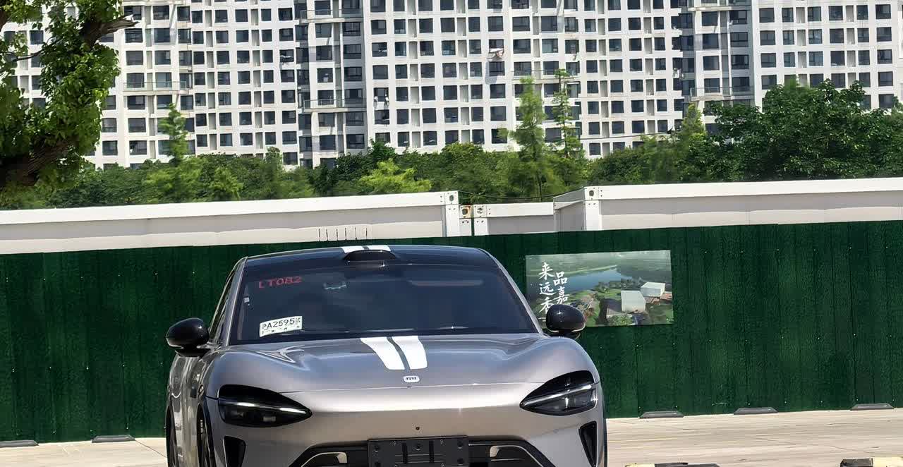 无数人分析、眼红小米的销量，或者说排队的订单量。
跟很多同行、朋友都交流过一个