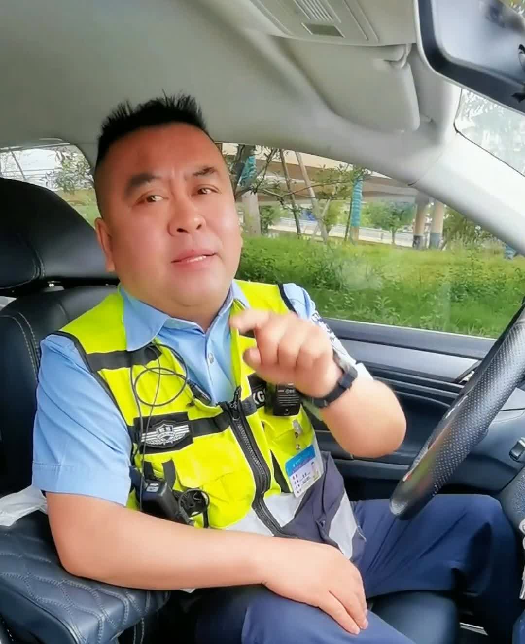 科目一10分钟就能答对100道题。
科目一我只教你一遍，这个暑假再笨再懒的人也