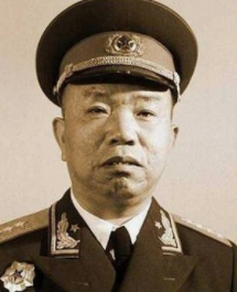 1968年，大将王树声在某机关单位食堂排队打饭，见一干部打了5份饭菜，顿感蹊跷。