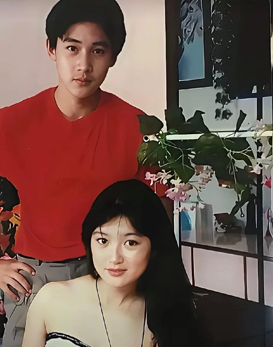 陆毅跟池华琼，他们是同学。