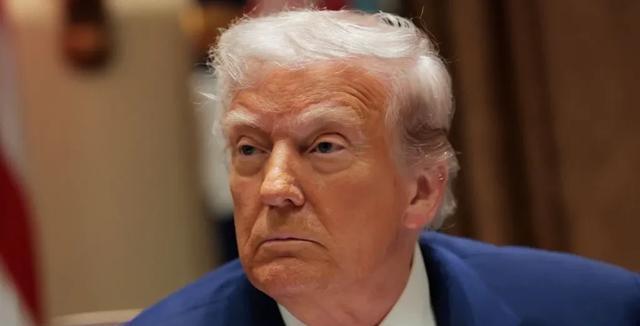 特朗普表示：如果俄罗斯对美国构成威胁，我们将准备好与俄罗斯进行核战争。
特朗普的