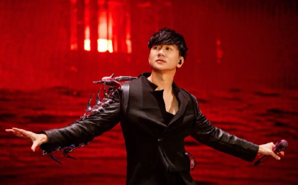 虽然但是这都是每个人的选择而已！他年纪就这这里再不谈都要黄昏恋了 ​​​
