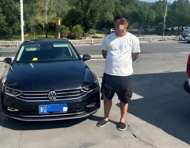 浙江，一名男子胆子真大，居然敢无证驾驶。三年前，因为自己屡次三番触犯交规，被扣押