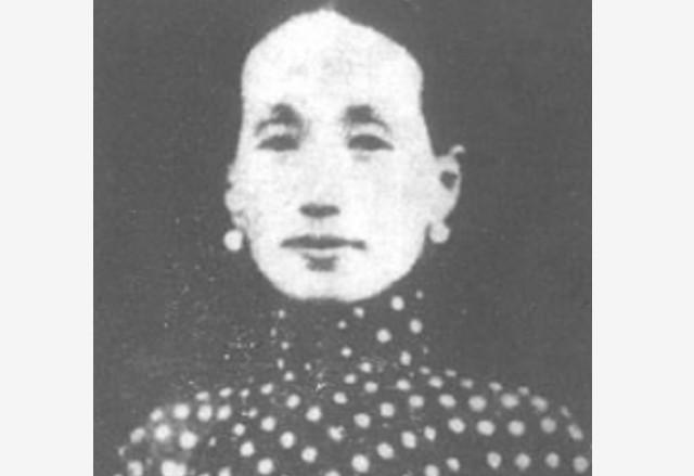1928年，杜月笙发现妻子出轨，阴森地吩咐下去：“让她生不如死！”此后，妻子被幽