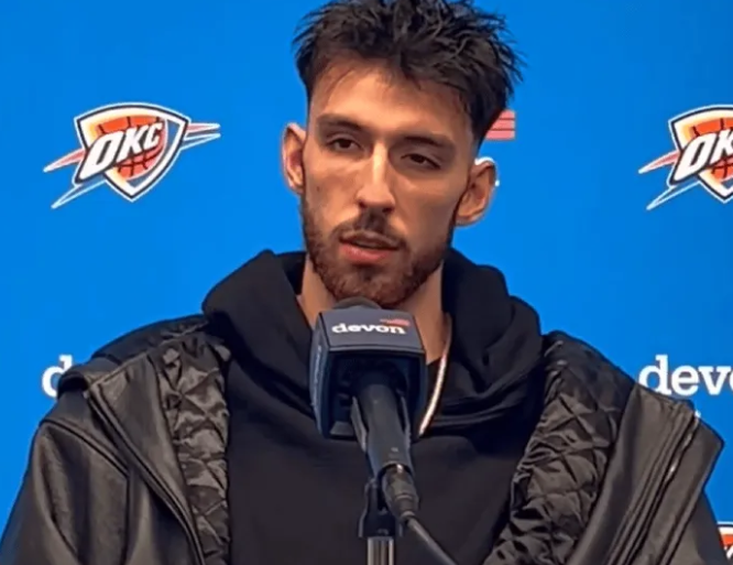 NBA常规赛，雷霆以126-102战胜勇士。
本场比赛，切特-霍姆格伦首发上场2