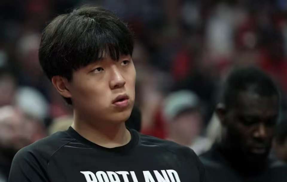 斯帅用人再遭质疑！开拓者最大领先33分，杨瀚森也只能枯坐板凳