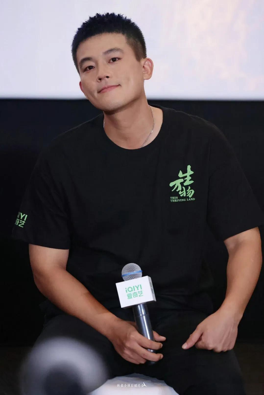 #谁给欧豪下萌汉药了#
他演的封大脚，带着泥土气的质朴里藏着滚烫的深情，一门心思