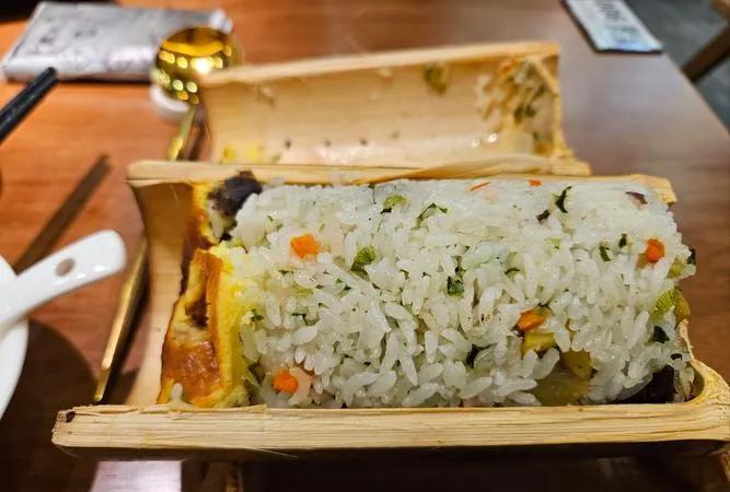 湖南省张家界市十大美食
一、竹筒饭
二、合渣
三、三下锅
四、乌鸡天麻汤
五、岩