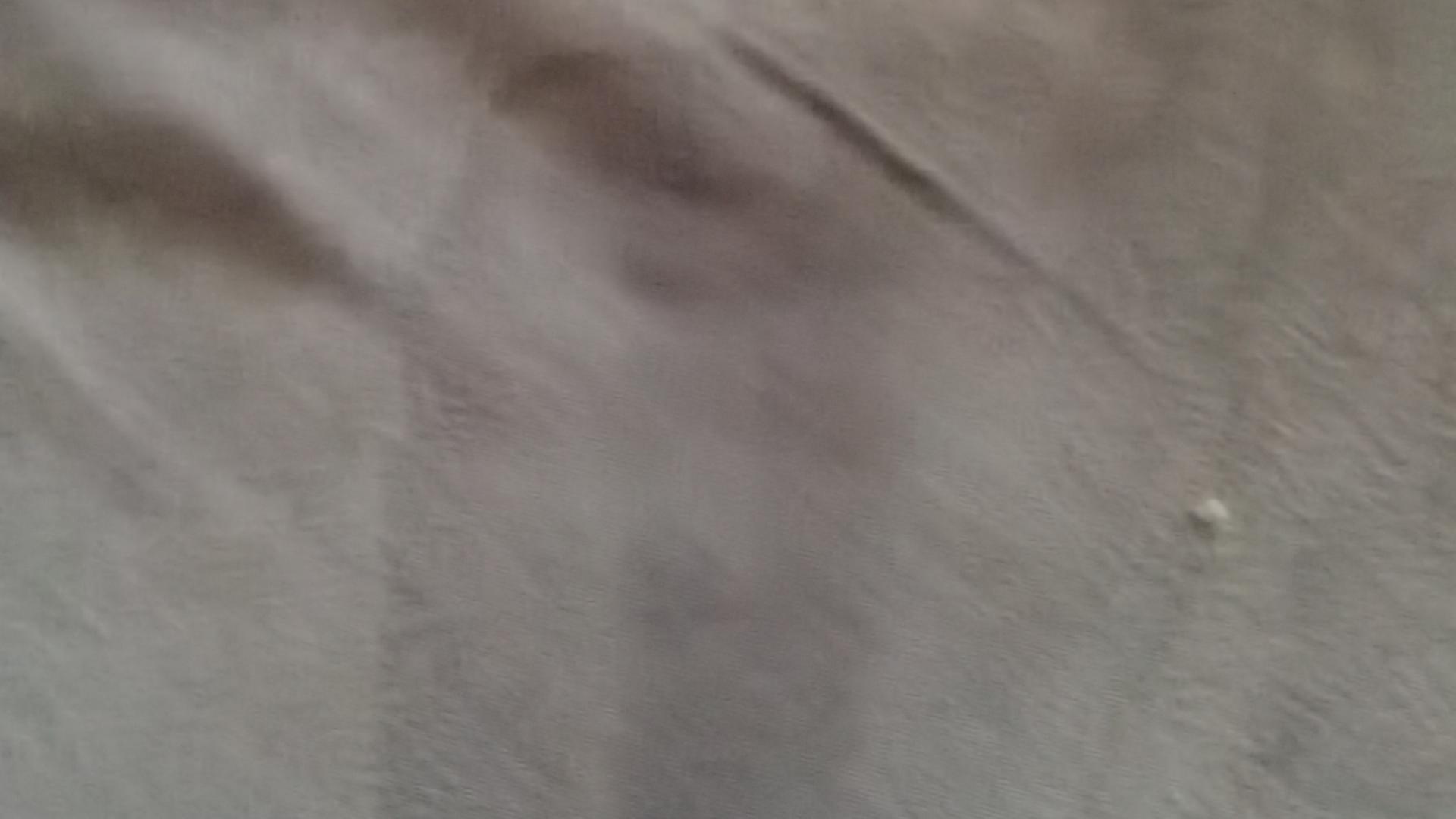 女友和闺蜜同睡，床单湿一片！是尿床还是关系超标？