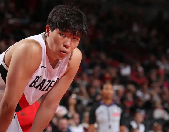 理性看待杨瀚森：给海外逐梦的中国篮球新星多些空间与尊重
作为关注杨瀚森的球迷，我