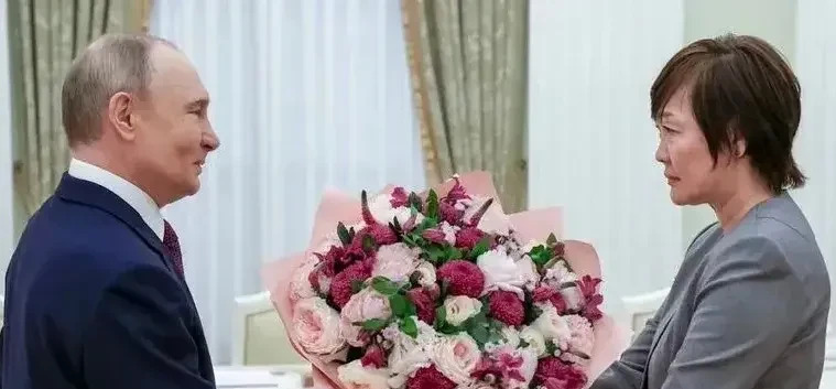 俄美掰了普京吃香











普京这次要乐开花了，美国一撤，俄罗斯跟全