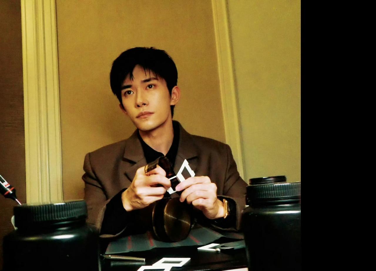 易烊千玺「礐嶨」演唱会成都场正式官宣[祝福]
#易烊千玺演唱会# #9月演唱会#