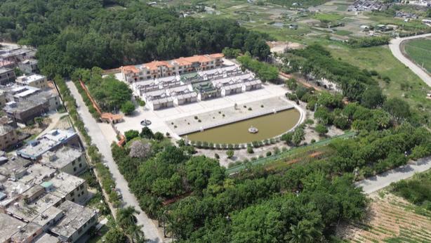 广东村里藏了一座“皇宫”？造价1亿，2万平米！屋主身份曝光！