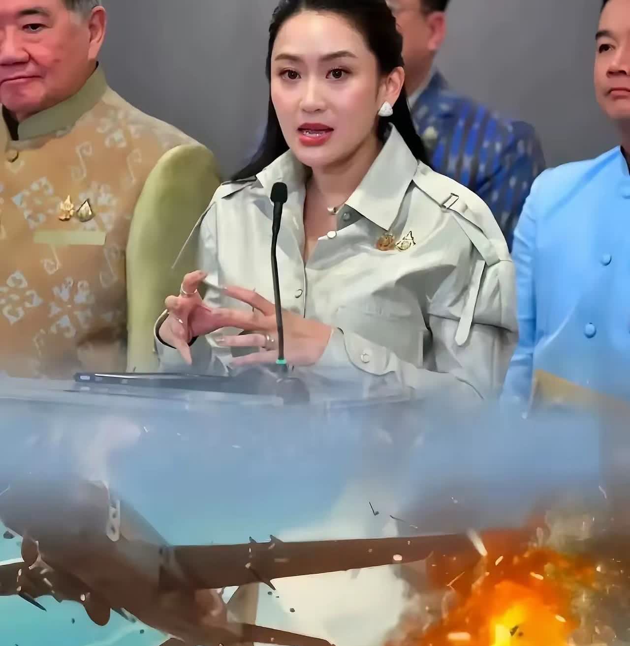 泰国并不好战，但这次主动把事挑大，是一石二鸟之策，他信家族和洪森家族只能留下一个