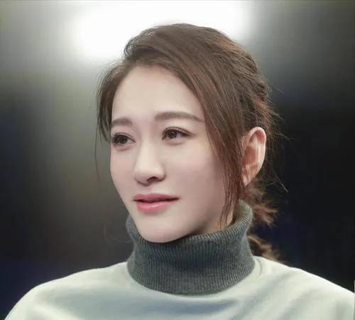 章子怡梅婷：29载从同窗到荧幕共辉
中戏岁月里，章子怡与梅婷是朝夕相伴的室友，怀