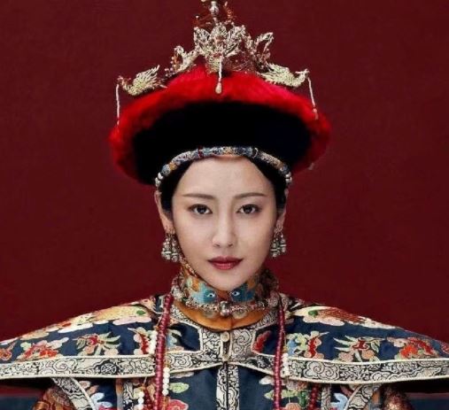 李纯和马頔终于修成正果，网友：夺妻之恨，不共戴天！
2023年，李纯和马頔在机场