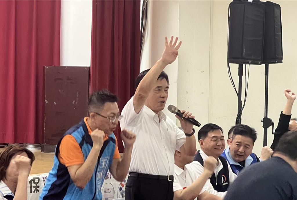 郝龙斌抛2026蓝白共组“联合提名委员会”
国民党主席选举将于18日登场，候选人