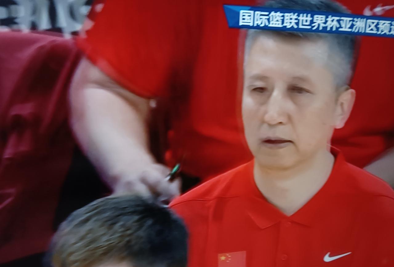 郭士强用二十年的努力和隐忍，才摆脱了偷笑门给自己带来的打击。恐怕没有一个人，会给