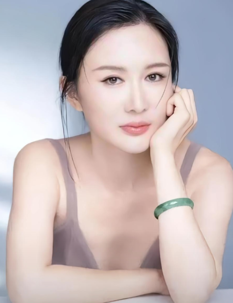 杜星霖没想到，离春节不到俩月，74岁张纪中因一特殊举动口碑暴增