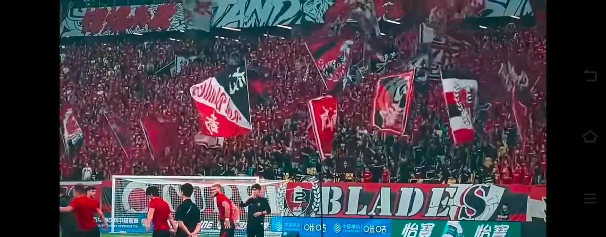 国足选人靠俱乐部？这锅该砸了！
2.5万人自己报名，303人直接进备选，不靠人脉