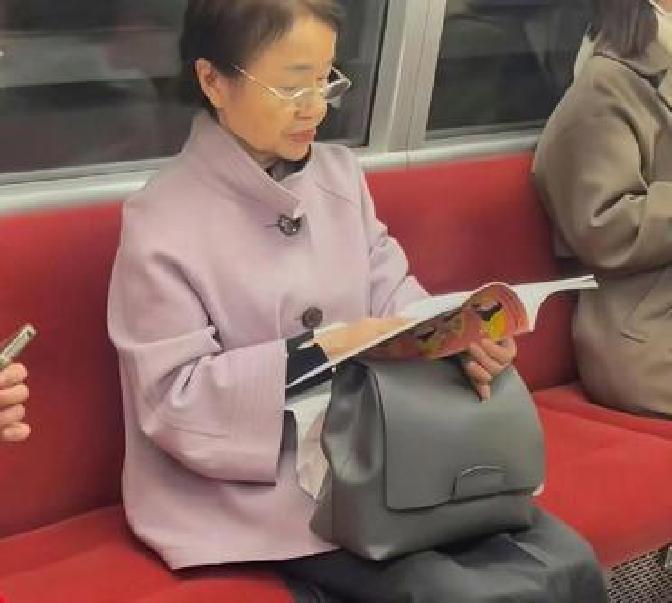 聊起日本的老人家，可别光想着他们就是安安静静过日子。实际上，人家那活法儿，讲究着