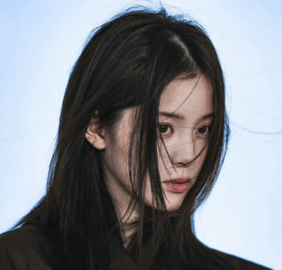 这次造型真的好漂亮，她的审美也一直在线，不愧是艺术生呀