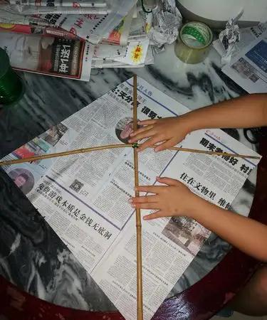今天秋分了，天气慢慢转冷了
秋分是什么？上一个节气时讲过，秋分和春分是相对的，老