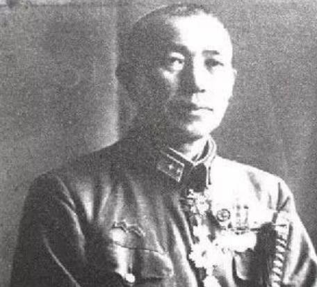 石井四郎是 731 部队的创办者。他特别好色，喜欢玩弄年轻漂亮的艺伎。和艺伎上床