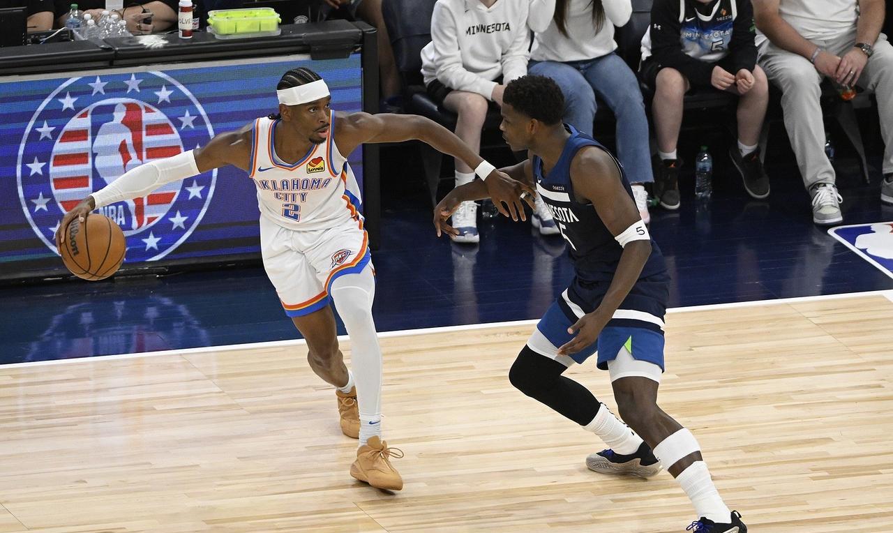 肖华赶紧管管吧
西决G4雷霆128-126险胜森林狼，赛后NBA记者Andy在社