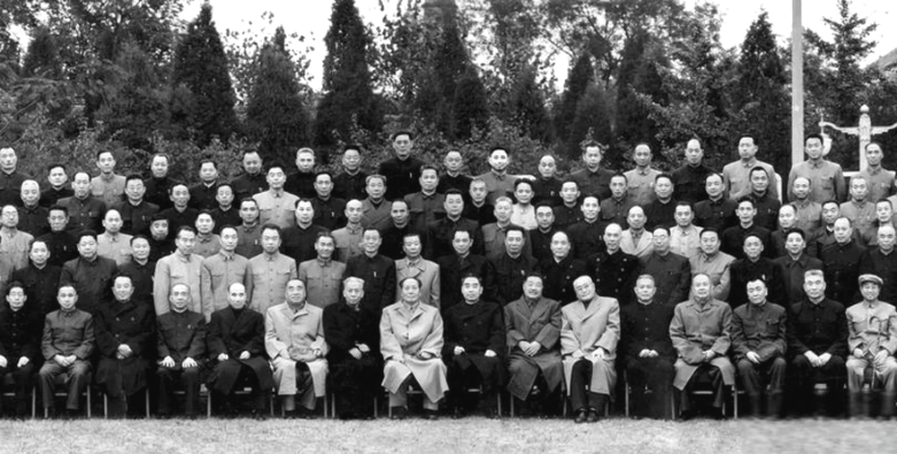 在开国将帅中，除了十大元帅，还有谁担任过军委副主席