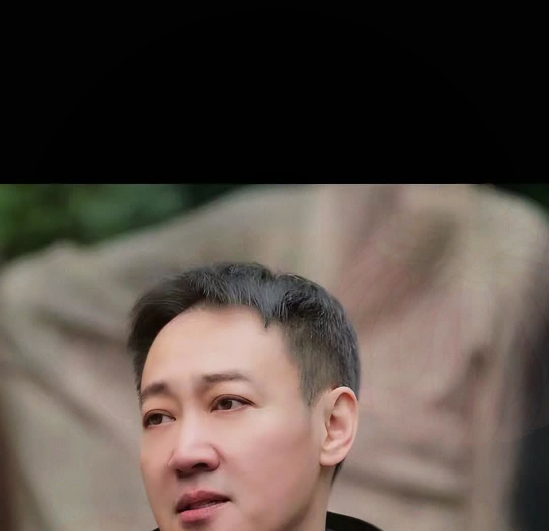 辛柏青的状况很糟糕，李乃文非常担心他的情况。

看到辛柏青如今这状态，真叫人