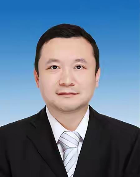 知错就改便是好同志！
据大河报消息，北大80后副校长任羽中因严重违纪主动投自首，