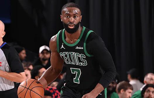 快船：布朗，又不是我抢走你12月月最佳，你搞我干嘛？
就在刚刚，凯尔特人布朗率队