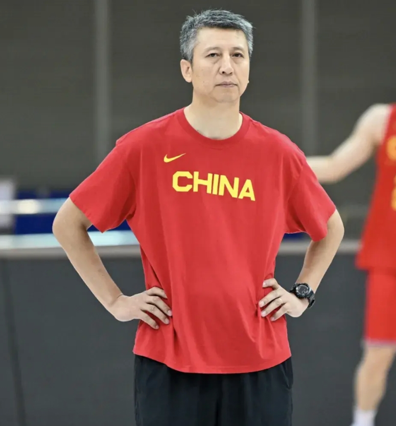 委内瑞拉、草鞋军？
大家一定记得武汉世界杯时的委内瑞拉男篮吧？一群穿着紫色背心，