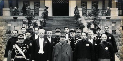1943年，刚从美国回来的宋美龄突然对蒋介石的侍卫长王世和起了杀心，竟直接命令戴