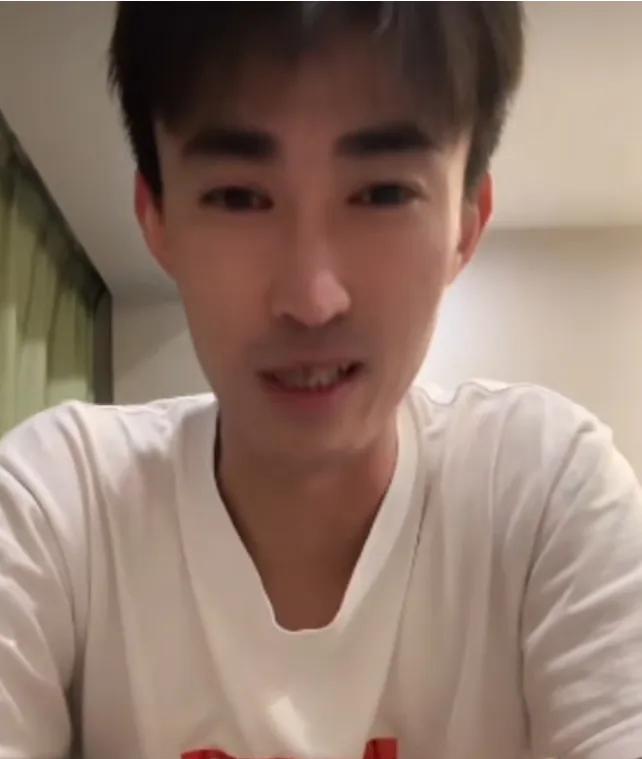 张成教练：平野其实中文会一点的，她其实中文没有你想象的那么差，也没有你想象中的那