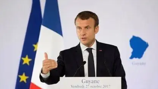 法国总统马克龙就美国针对欧盟的一系列动作发表看法。他说，美国对欧盟实施的制裁不仅