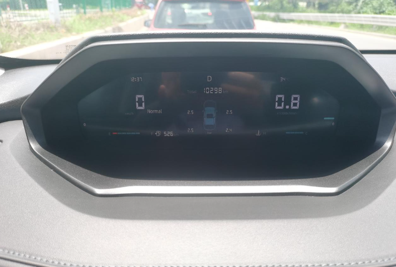 1w公里用车小结
抛开价位说事的都是要流氓。以下只说几个我看中的几个点，毕竟每个