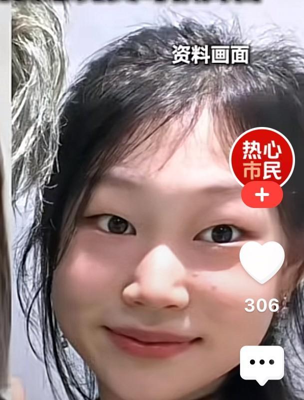 第一眼看到她我还以为是小s，居然是小沈阳她女儿。
这可真是女大十八变，当初因为综