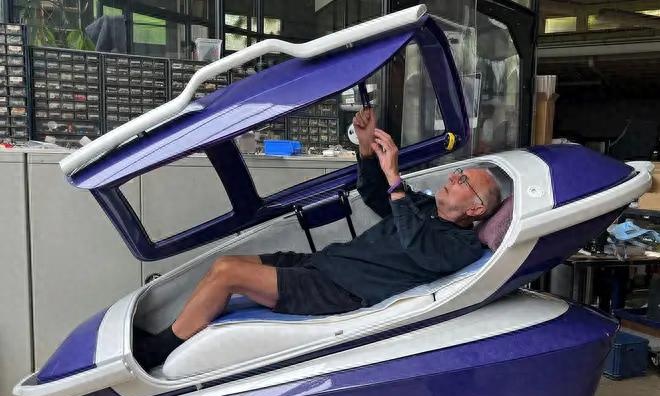 “安乐死是巨大骗局？”



瑞士提供的安乐死服务，据说患者只需躺在自杀舱里，按