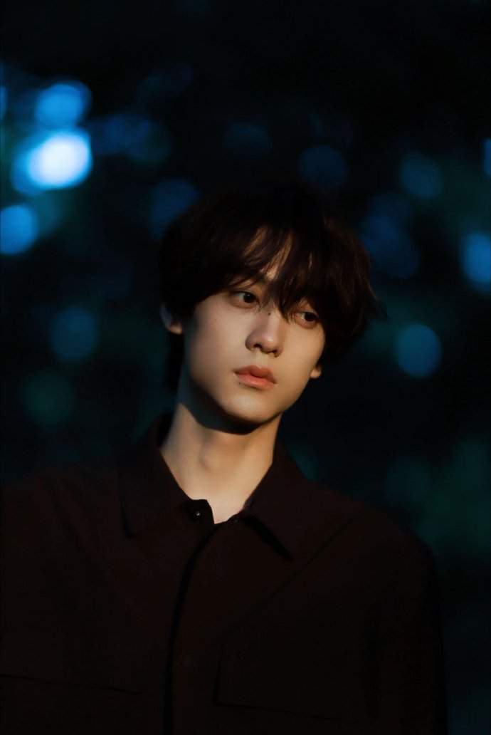 田栩宁妆造是行走的daddy范本，帅到失语，开口秒变软萌baby，这反差谁懂啊！