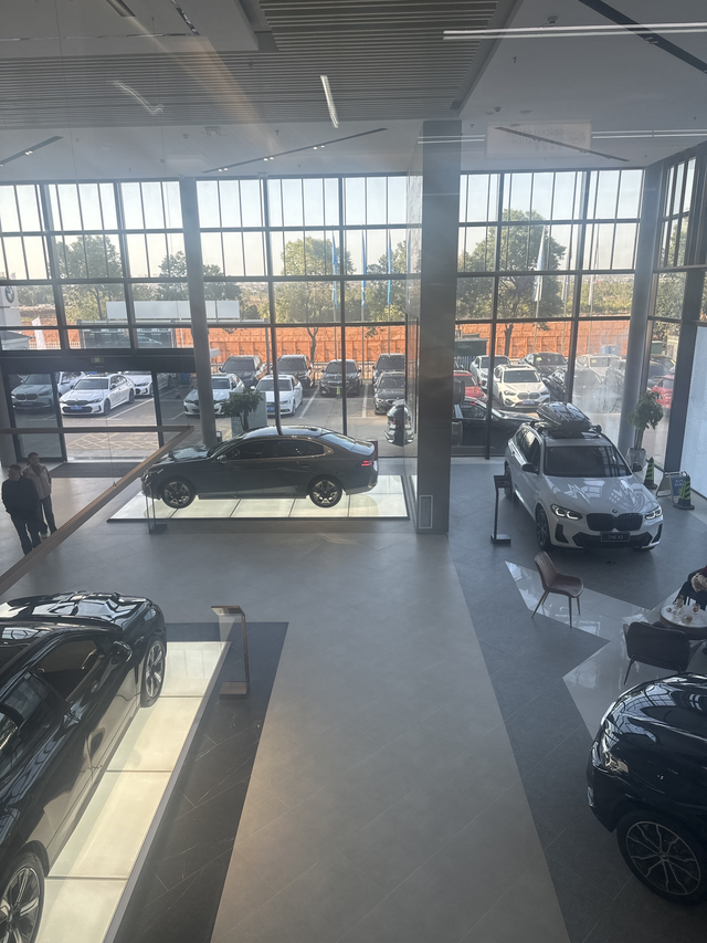 只做免费项目就应该被阴阳怪气吗
到4儿子店做保养，车子还在五年十万公里免费保养内