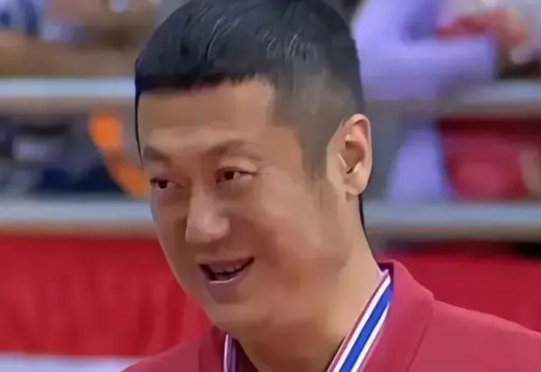 女排主教练终于开始选聘了，谁会报名应聘？
今天排管中心终于发布中国女排主教练选聘