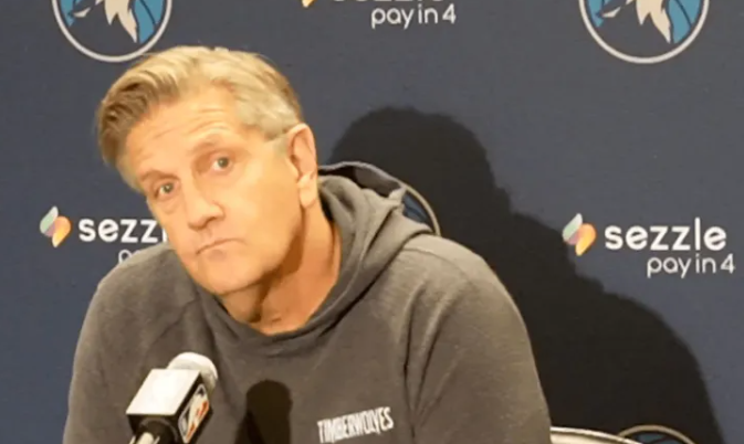 NBA杯赛，森林狼客场105-113不敌雷霆。
赛后，森林狼主教练克里斯-芬奇接