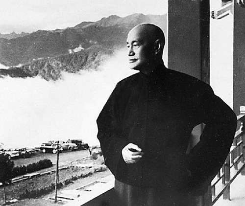 蒋介石败退台湾后，广招民间能人异士，组建了一支秘密卫队