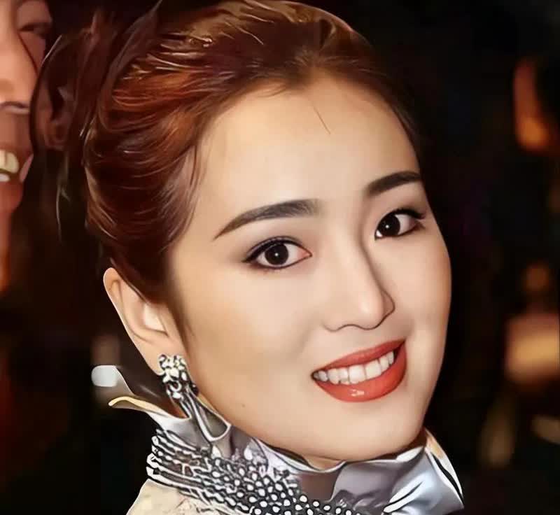 被巩俐“征服”的，其中，十位男明星：
一、张艺谋
二、张丰毅
三、黄和祥
