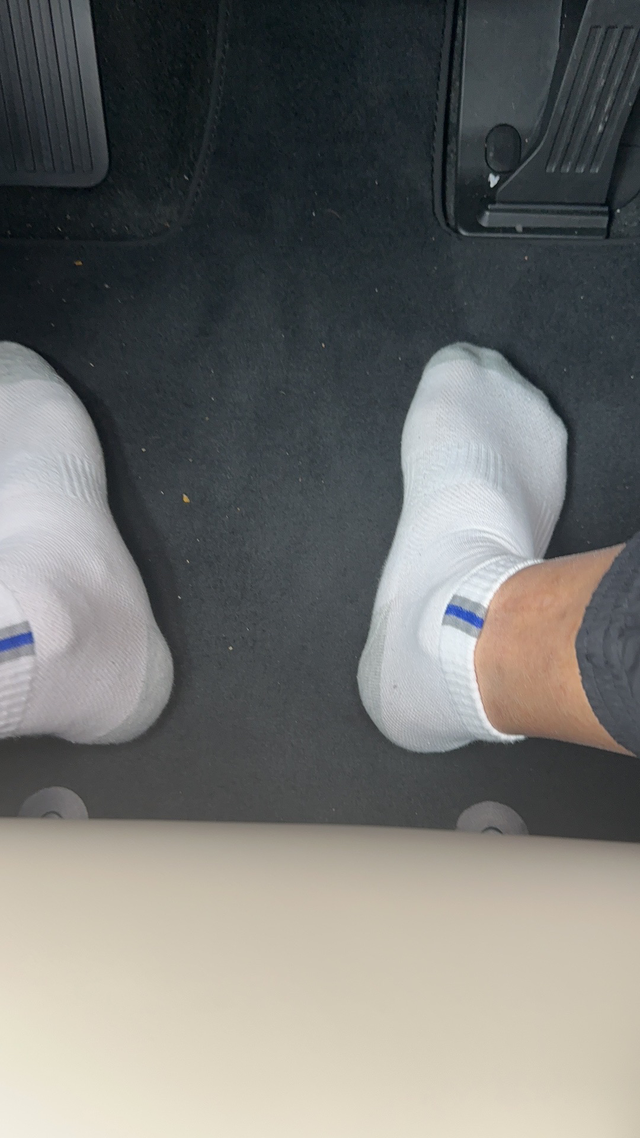 2023款ES6左前门高速路上杂音共振
提车第二天 开高速遇到细碎路面左前门一直