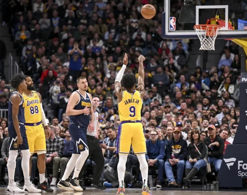 湖人的中锋索性死马当成活马医

咱们不是还有可乐杯，据说赛季结束前复出，先不说他