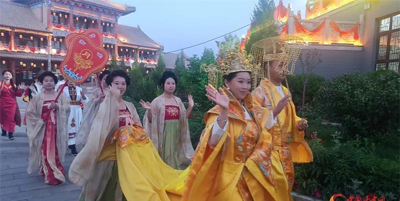 甘州府城：又见隋唐繁华
6月26日傍晚时分，夕阳西下，余晖如金，洒在张掖大地上…