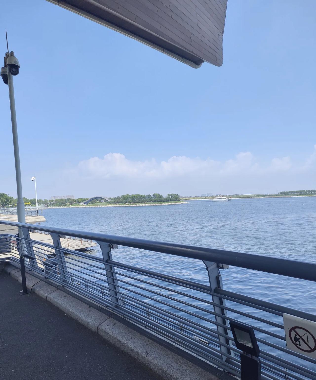 今日立秋，首先祝大家在天气变凉爽的同时，也会迎来一份好心情，只要拥有平和的心情，